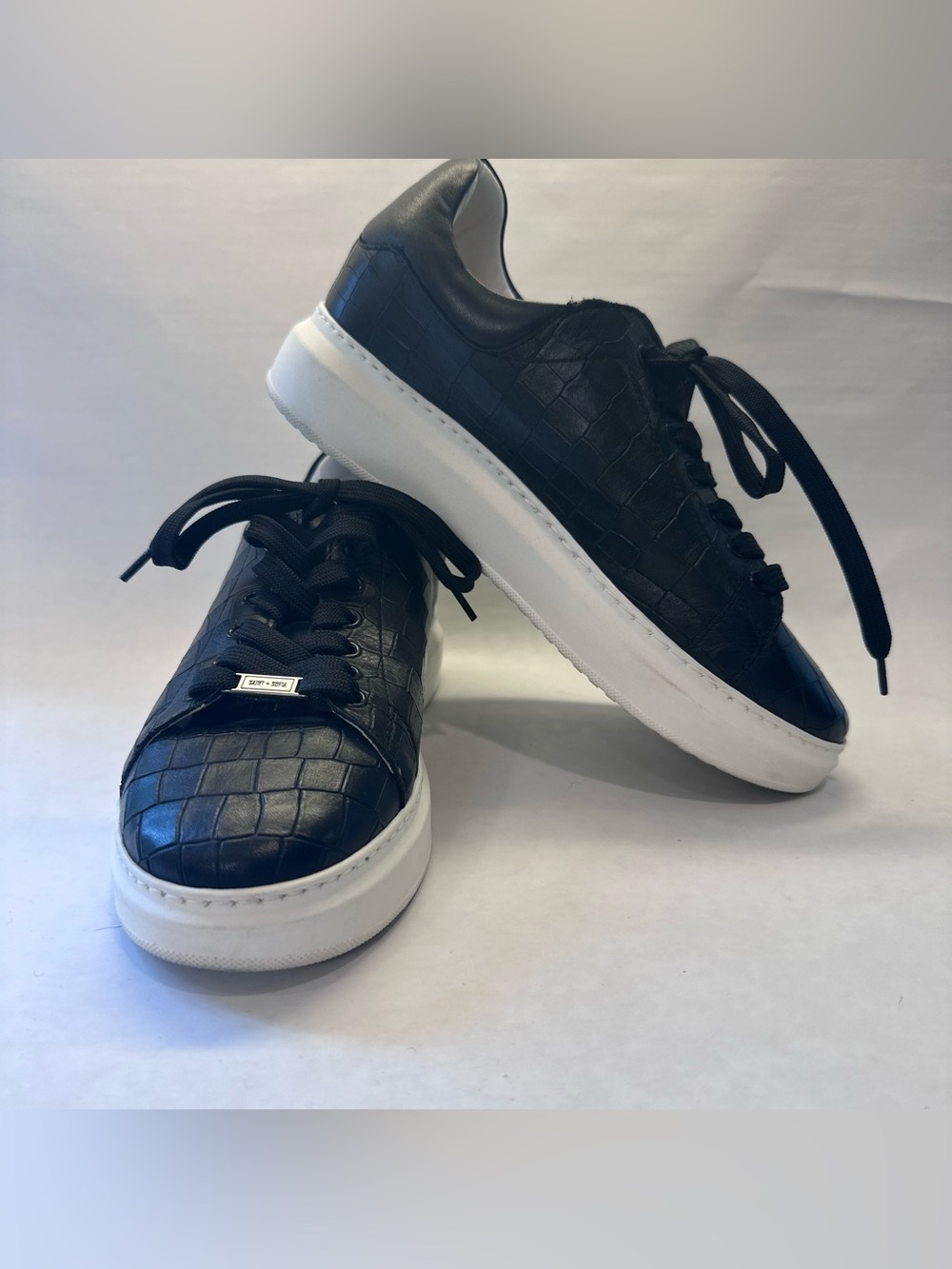 Saint + Sofia Hampstead Black Croc Embossed 8/39 Sneaker Tennis Shoe READ